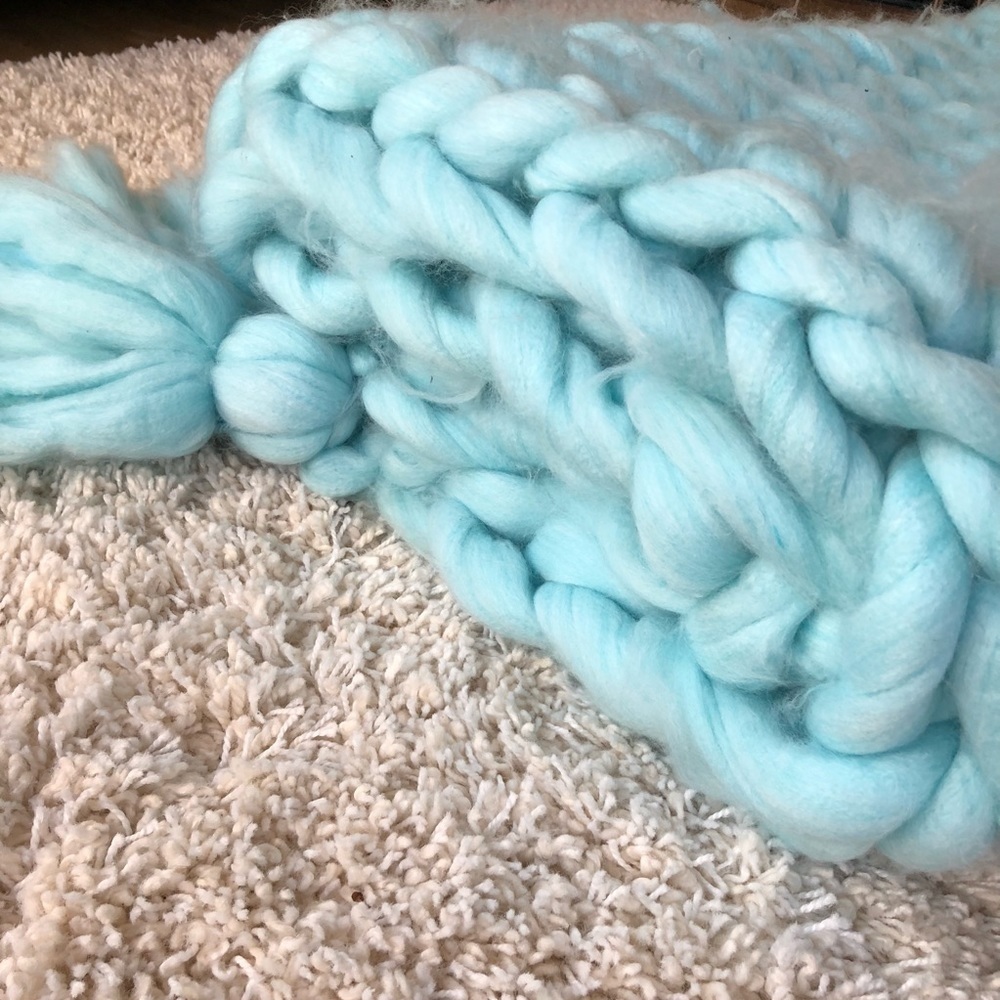 Handcrafted Dusty Baby Blue Chunky Merino Wool Tassel Blanket Decor Cozy Blanket - Picture 11 of 15